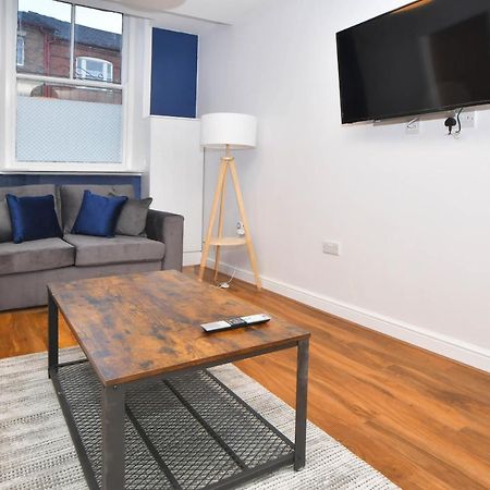 Westport Road Apartment Stoke-on-Trent Exterior photo